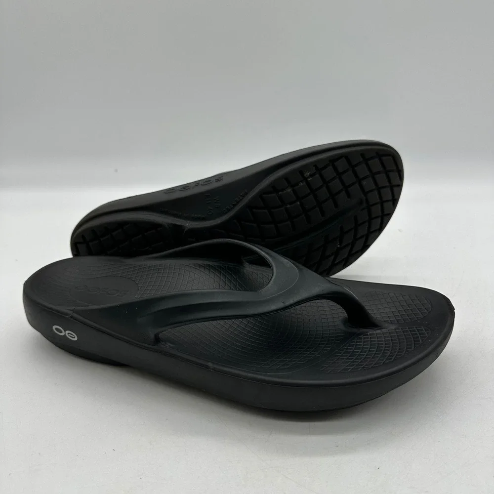 OOFOS Womens US Size 9 / EU 40 OOlala Matte Black Flip Flops Recovery Sandals